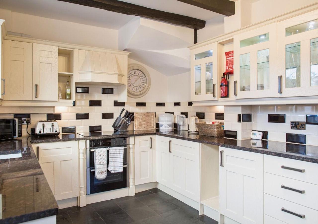 Charming 2 Bed House In Tewkesbury Centre Villa Buitenkant foto