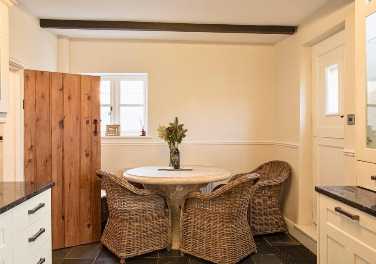 Charming 2 Bed House In Tewkesbury Centre Villa Buitenkant foto