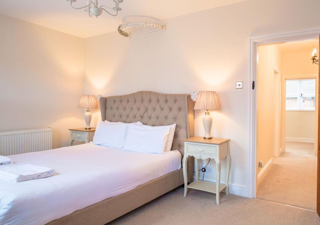Charming 2 Bed House In Tewkesbury Centre Villa Buitenkant foto
