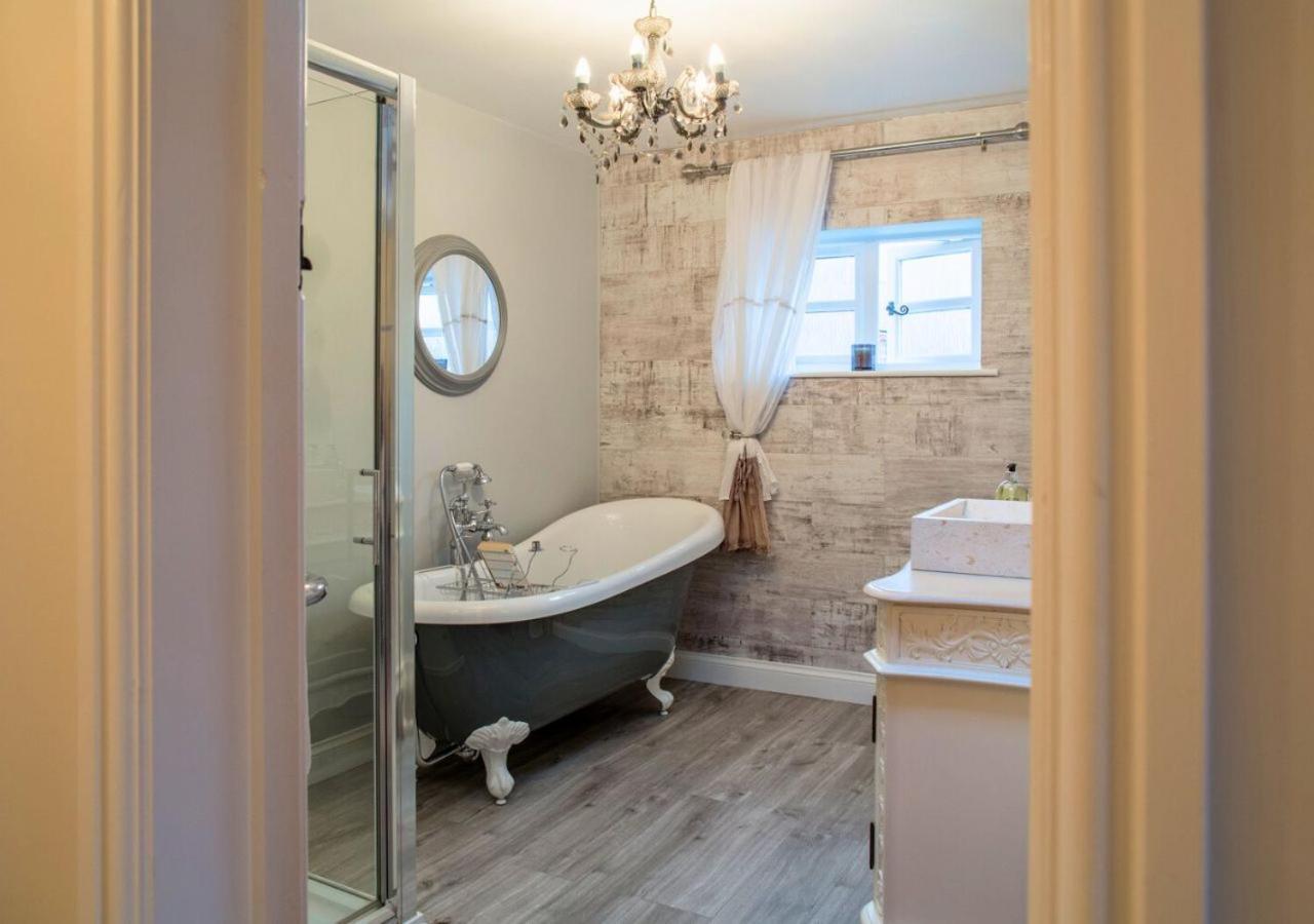 Charming 2 Bed House In Tewkesbury Centre Villa Buitenkant foto